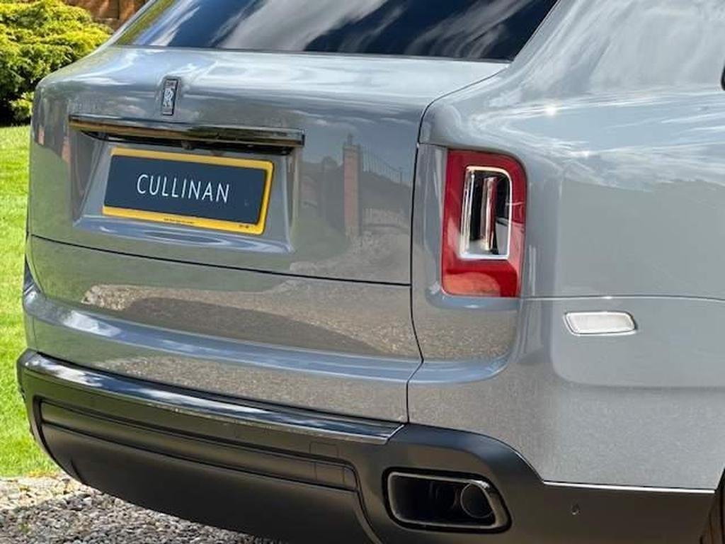 Rolls-Royce Cullinan Black Badge 6.75 V12