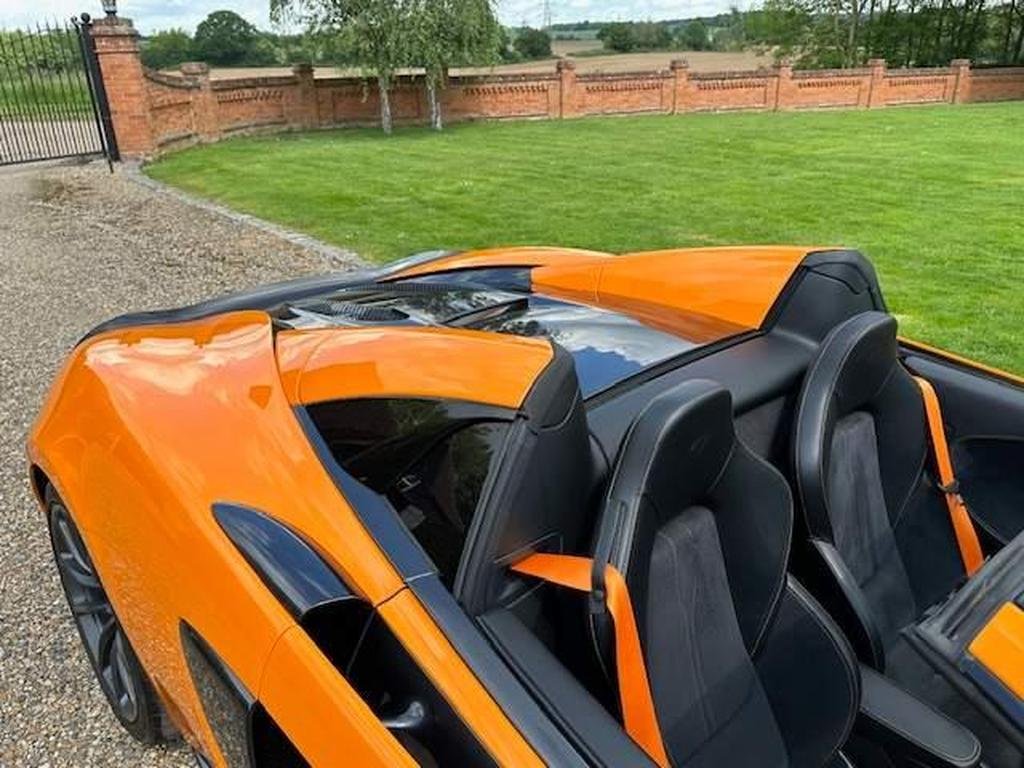 McLaren 570S 3.8T V8 Spider SSG