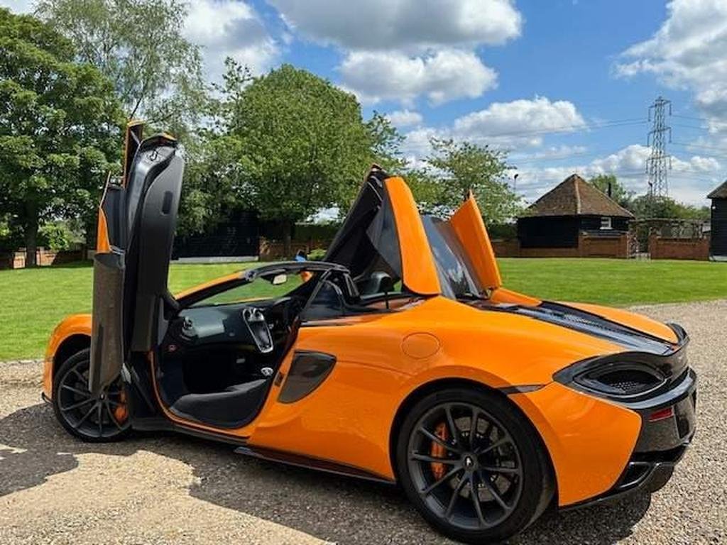 McLaren 570S 3.8T V8 Spider SSG