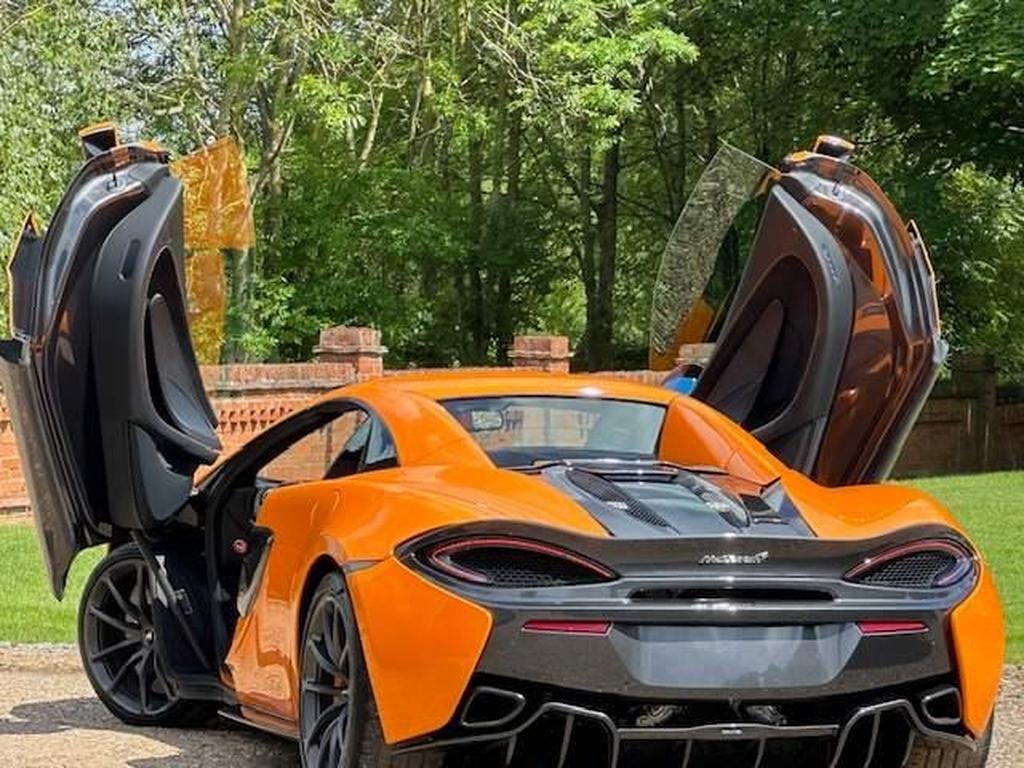 McLaren 570S 3.8T V8 Spider SSG